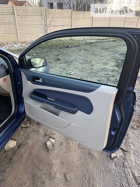 Хэтчбек Ford Focus 2006 в Харькове