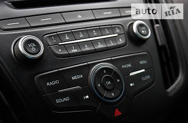 Седан Ford Focus 2015 в 