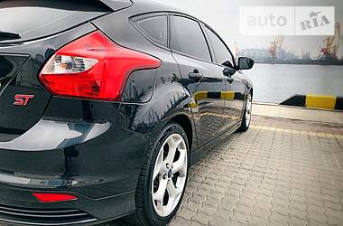 Хетчбек Ford Focus 2012 в 