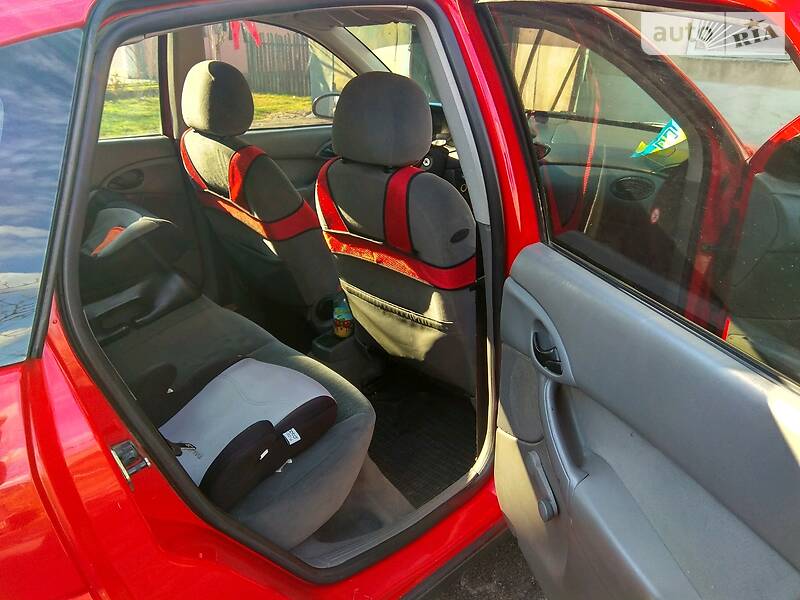 Хетчбек Ford Focus 1998 в Дрогобичі