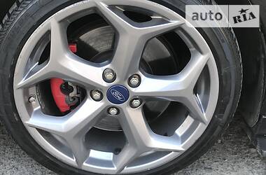 Хетчбек Ford Focus 2013 в 