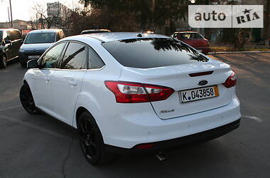 Седан Ford Focus 2011 в 