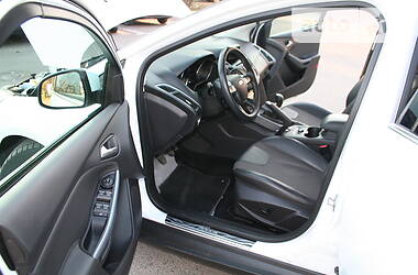 Седан Ford Focus 2011 в 