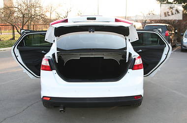 Седан Ford Focus 2011 в 