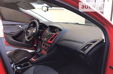 Хетчбек Ford Focus 2014 в 