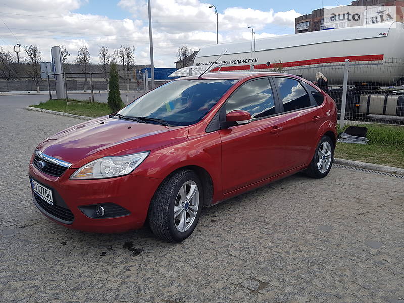 Хэтчбек Ford Focus 2010 в Чорткове