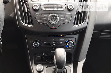 Седан Ford Focus 2015 в 