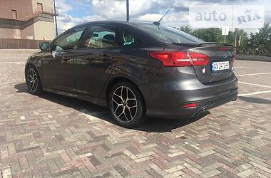 Седан Ford Focus 2015 в 