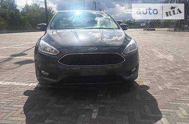 Седан Ford Focus 2015 в 