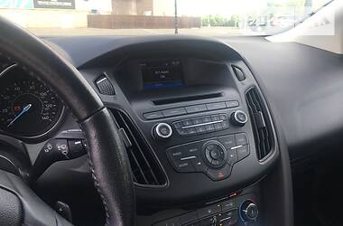 Седан Ford Focus 2015 в 
