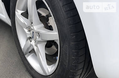 Хетчбек Ford Focus 2011 в 