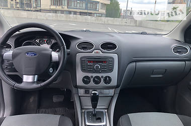Хетчбек Ford Focus 2011 в 