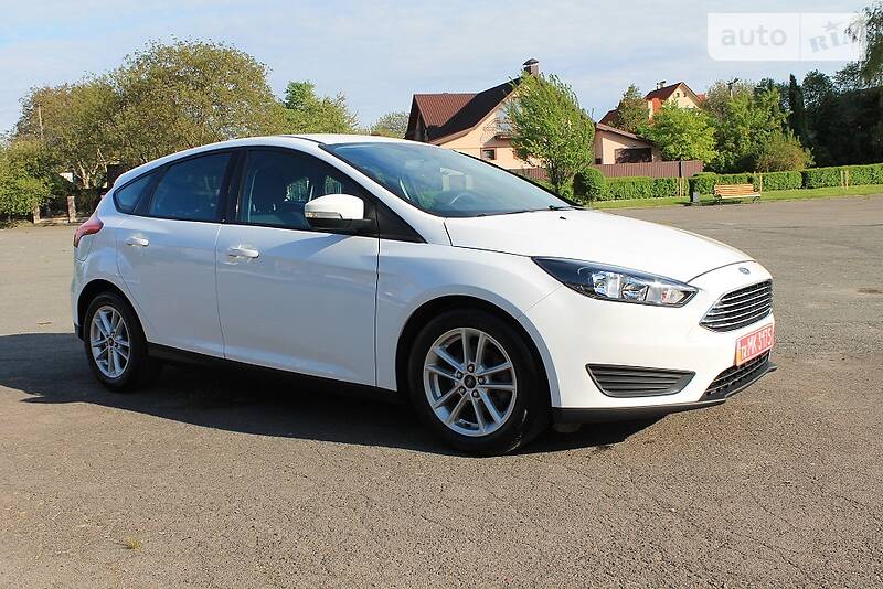 Хэтчбек Ford Focus 2015 в Владимир-Волынском