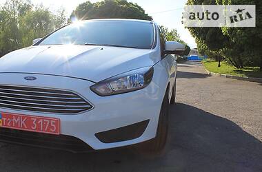 Хэтчбек Ford Focus 2015 в Владимир-Волынском