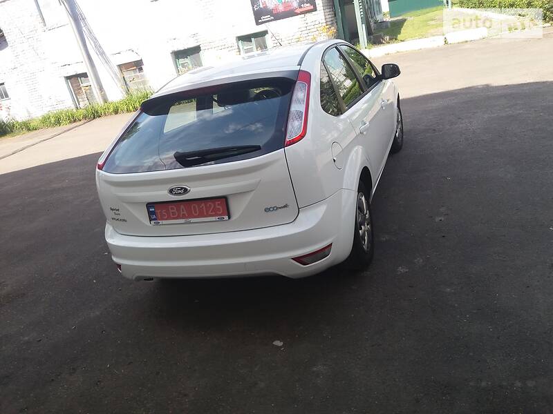 Хетчбек Ford Focus 2010 в Радивиліві