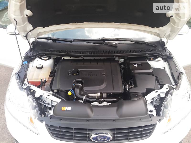 Хетчбек Ford Focus 2010 в Радивиліві