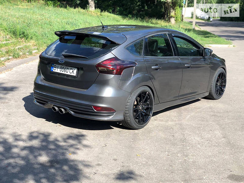 Хетчбек Ford Focus 2015 в Полтаві