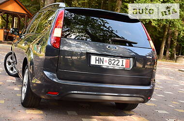 Універсал Ford Focus 2011 в 