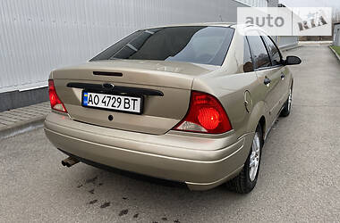 Седан Ford Focus 2000 в Сваляве