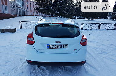 Хэтчбек Ford Focus 2011 в Бурштыне