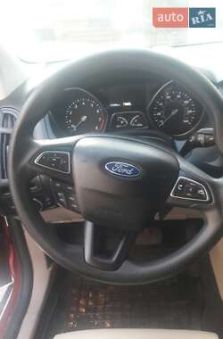 Седан Ford Focus 2015 в 