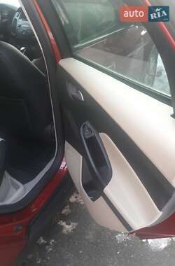 Седан Ford Focus 2015 в 