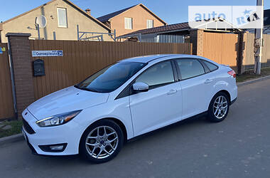 Седан Ford Focus 2015 в 