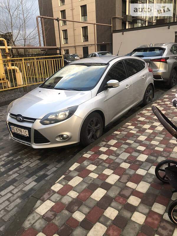 Хэтчбек Ford Focus 2012 в Днепре
