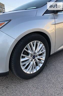 Седан Ford Focus 2015 в 