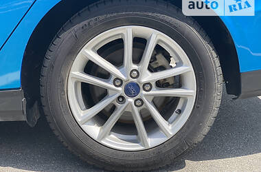Седан Ford Focus 2017 в 