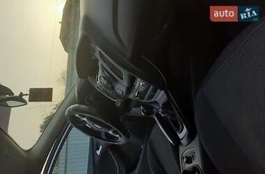 Хэтчбек Ford Focus 2013 в 