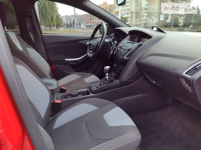 Хэтчбек Ford Focus 2015 в Харькове