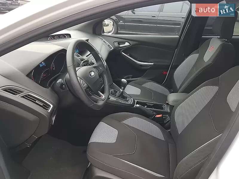 Хэтчбек Ford Focus 2017 в Киеве
