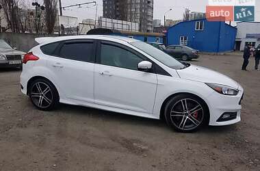 Хэтчбек Ford Focus 2017 в Киеве