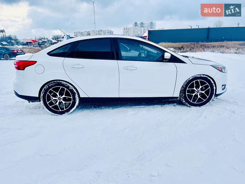 Седан Ford Focus 2017 в Киеве