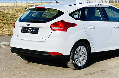 Хетчбек Ford Focus 2016 в 