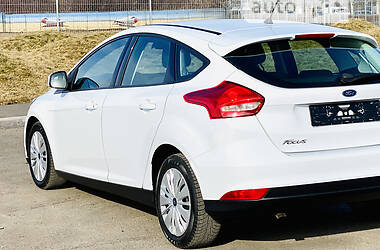 Хетчбек Ford Focus 2016 в 