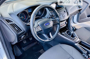 Хетчбек Ford Focus 2016 в 
