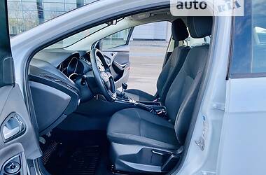 Хетчбек Ford Focus 2016 в 