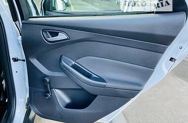 Хетчбек Ford Focus 2016 в 