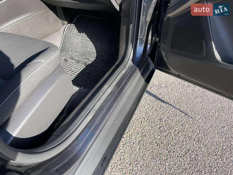 Седан Ford Focus 2016 в Киеве