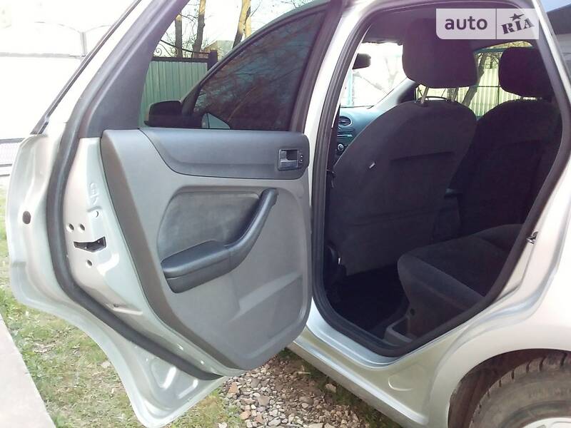 Седан Ford Focus 2005 в Борщеве фото 37 Седан Ford Focus 2005 в Борщеве