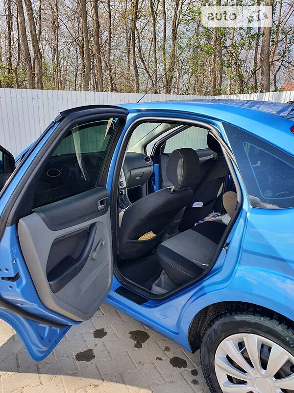 Хэтчбек Ford Focus 2011 в Коцюбинском