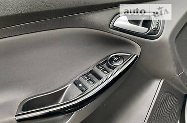 Седан Ford Focus 2018 в 