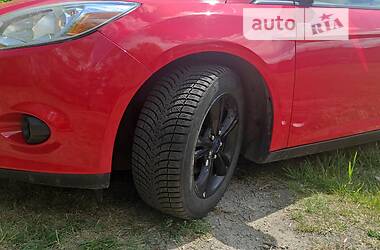 Хэтчбек Ford Focus 2013 в 