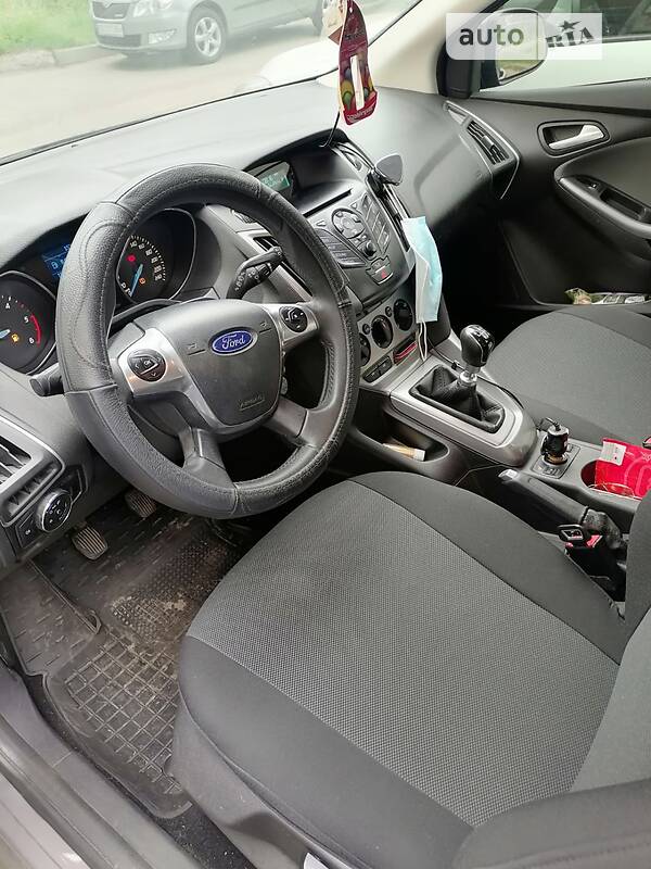 Хэтчбек Ford Focus 2014 в Чернигове