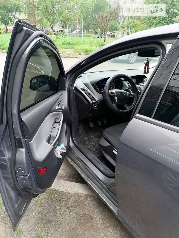 Хэтчбек Ford Focus 2014 в Чернигове