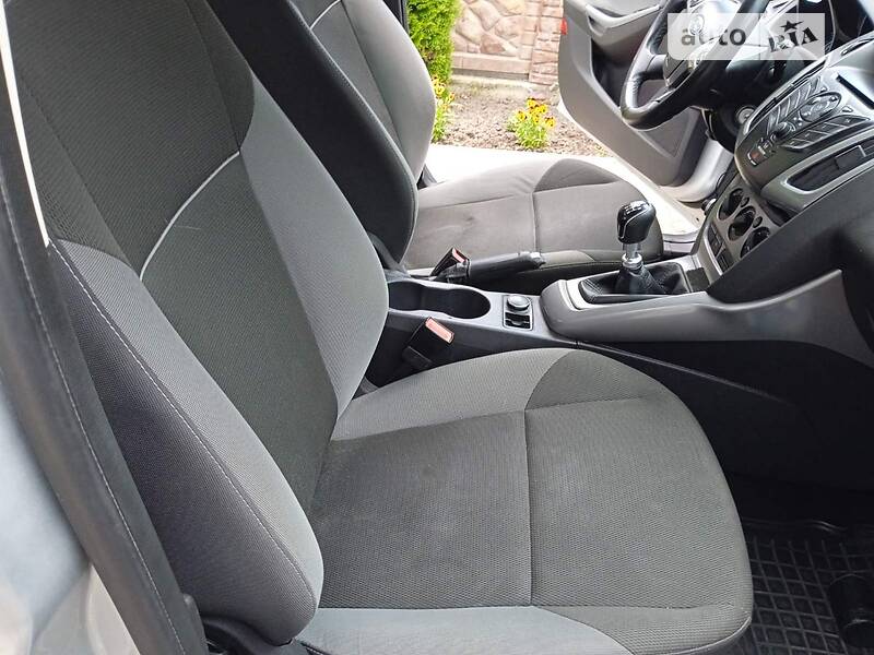 Универсал Ford Focus 2011 в Нововолынске фото 3 Универсал Ford Focus 2011 в Нововолынске