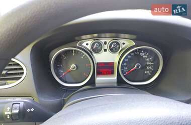 Универсал Ford Focus 2010 в 