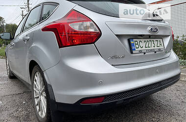 Хэтчбек Ford Focus 2014 в 